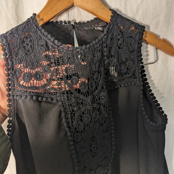 Halogen black sleeveless blouse with lace detail, women's size extra small T9 - Picture 2 of 5